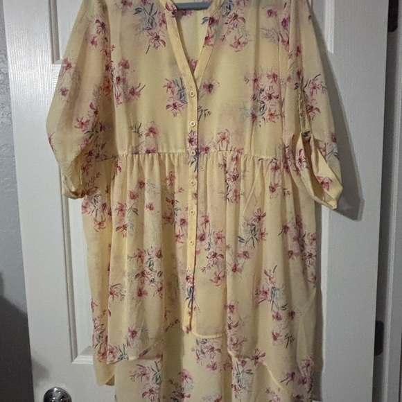 torrid Tops - Torrid Pale Yellow Hi-Lo Tunic with Pink Floral Pattern